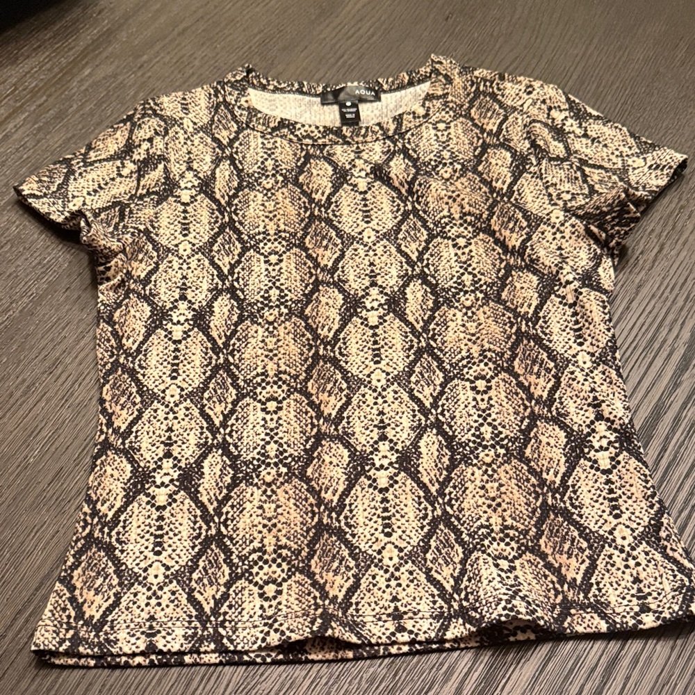 Aqua Bloomingdale’s Snake Print Short Sleeve Top Xs/S